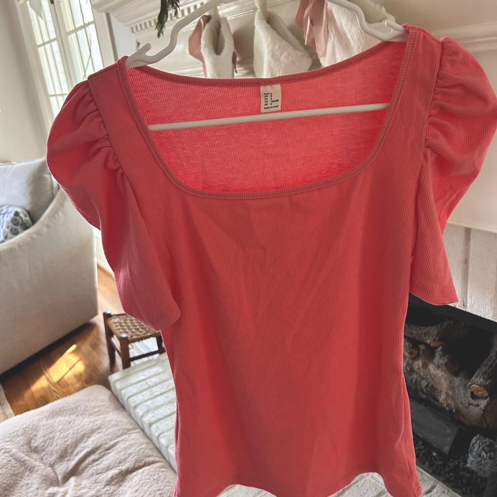 Pink fitted top🩷